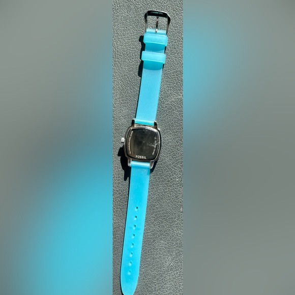 Women’s Fossil watch - Picture 4 of 4